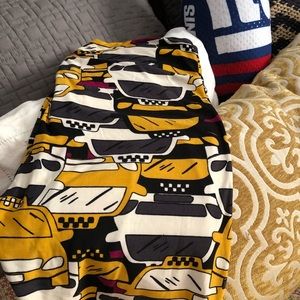 Lularoe taxi cab leggings TC